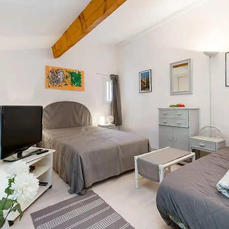 Modern Apt By The Beach In Prázdninový dům Agde